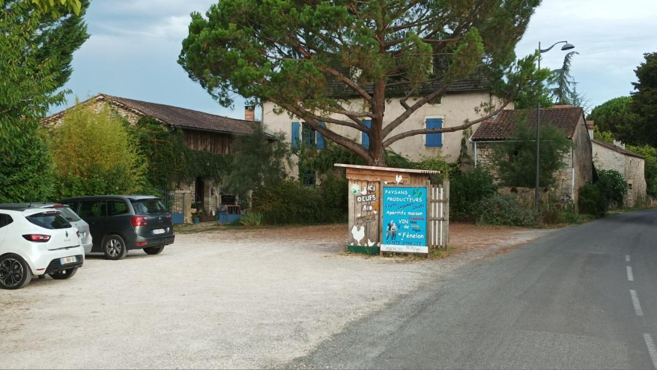 Paysannerie Des Versanes - Chambres Et Gite Tour-de-Faure Exterior photo